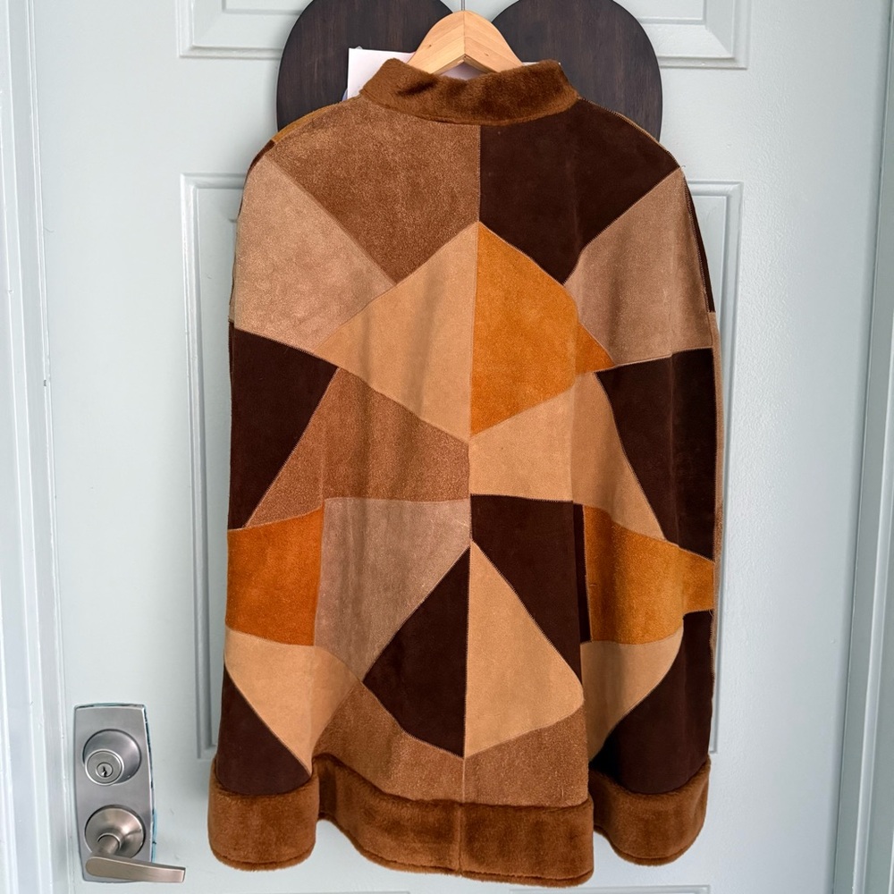 Geometric Patchwork Cape Coat - Picture 5 of 11